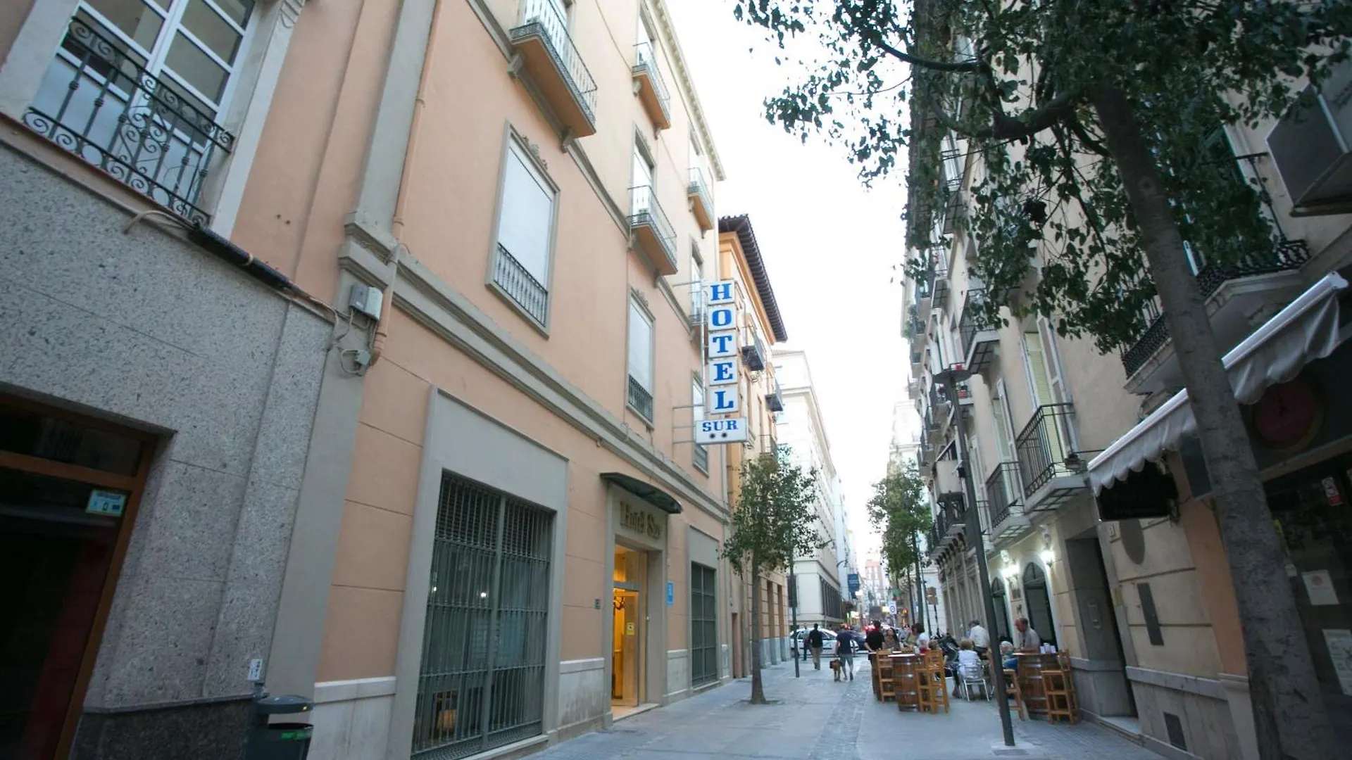 Hotel Sur Малага