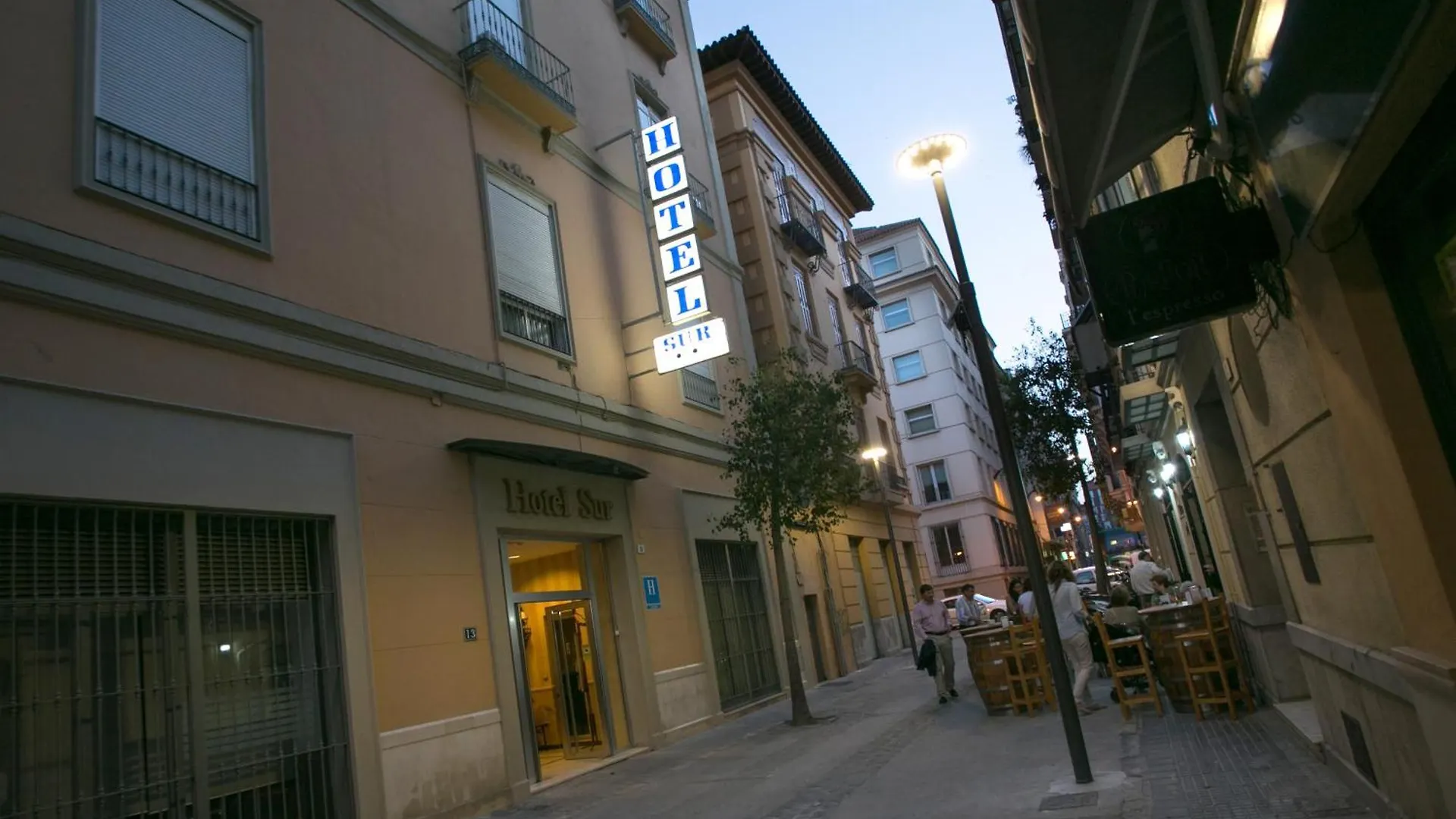 Hotel Sur Малага