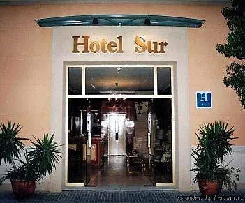 Hotel Sur Малага