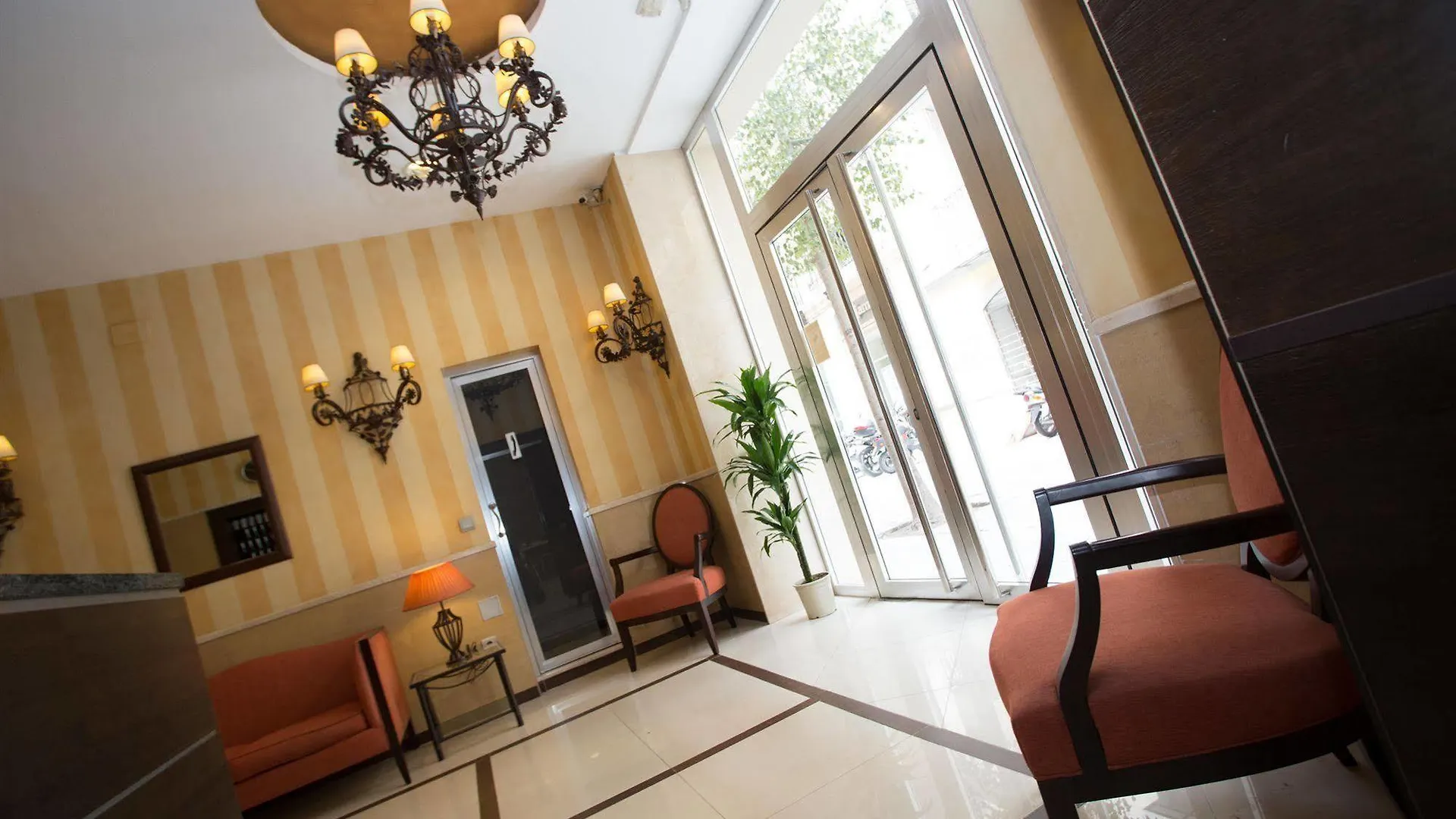 **  Hotel Sur Малага Испания